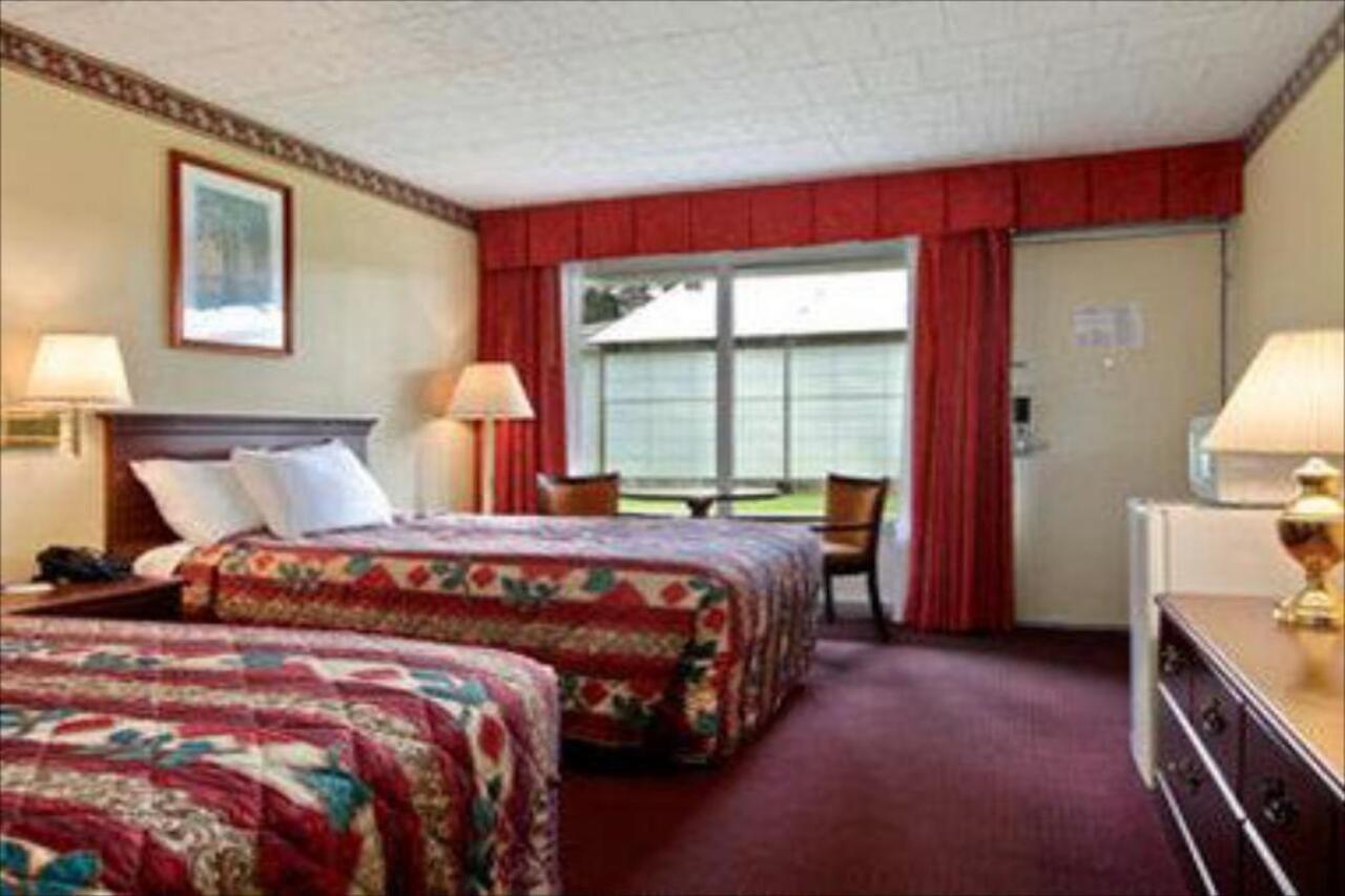 Days Inn East Stroudsburg Eksteriør billede