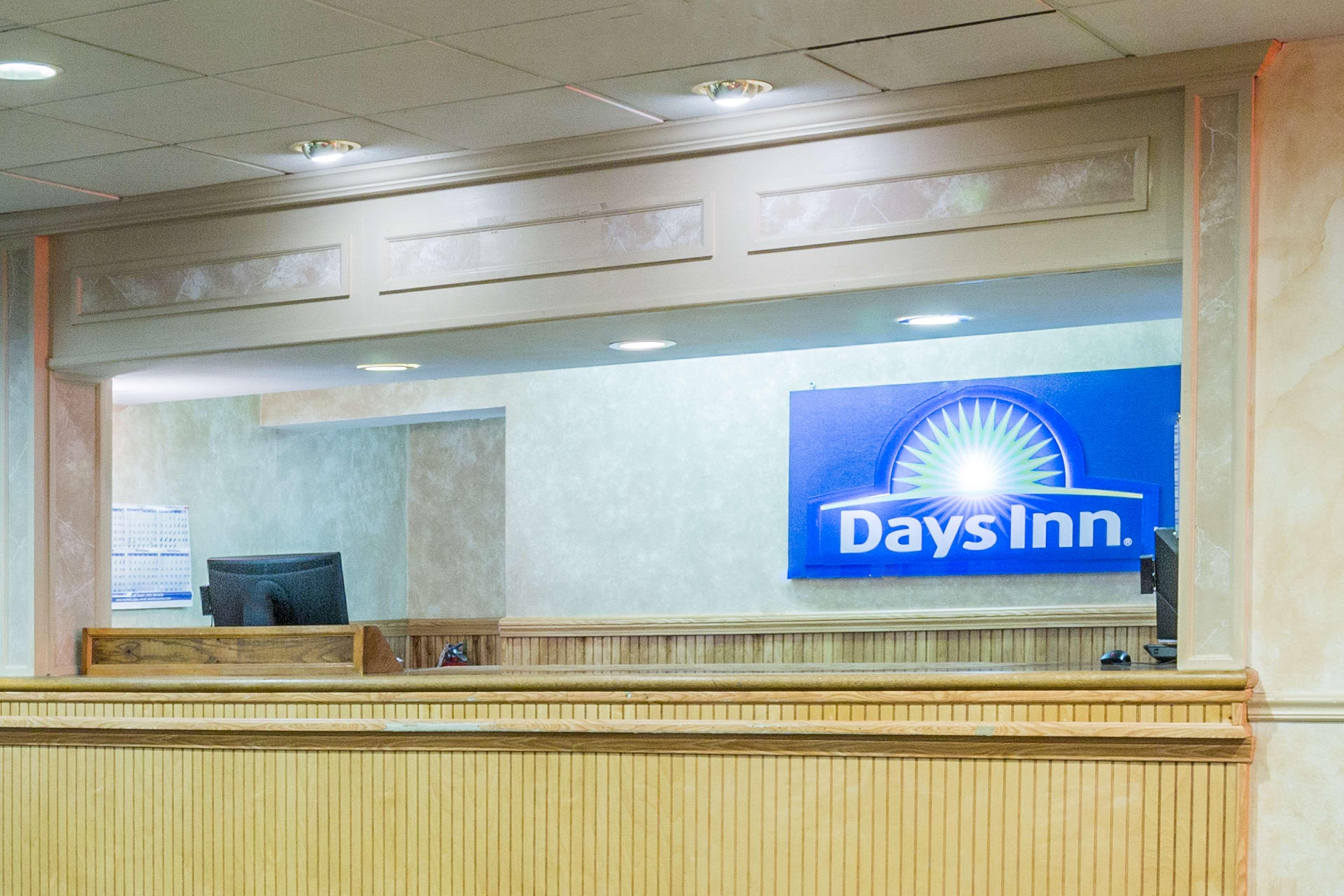 Days Inn East Stroudsburg Eksteriør billede