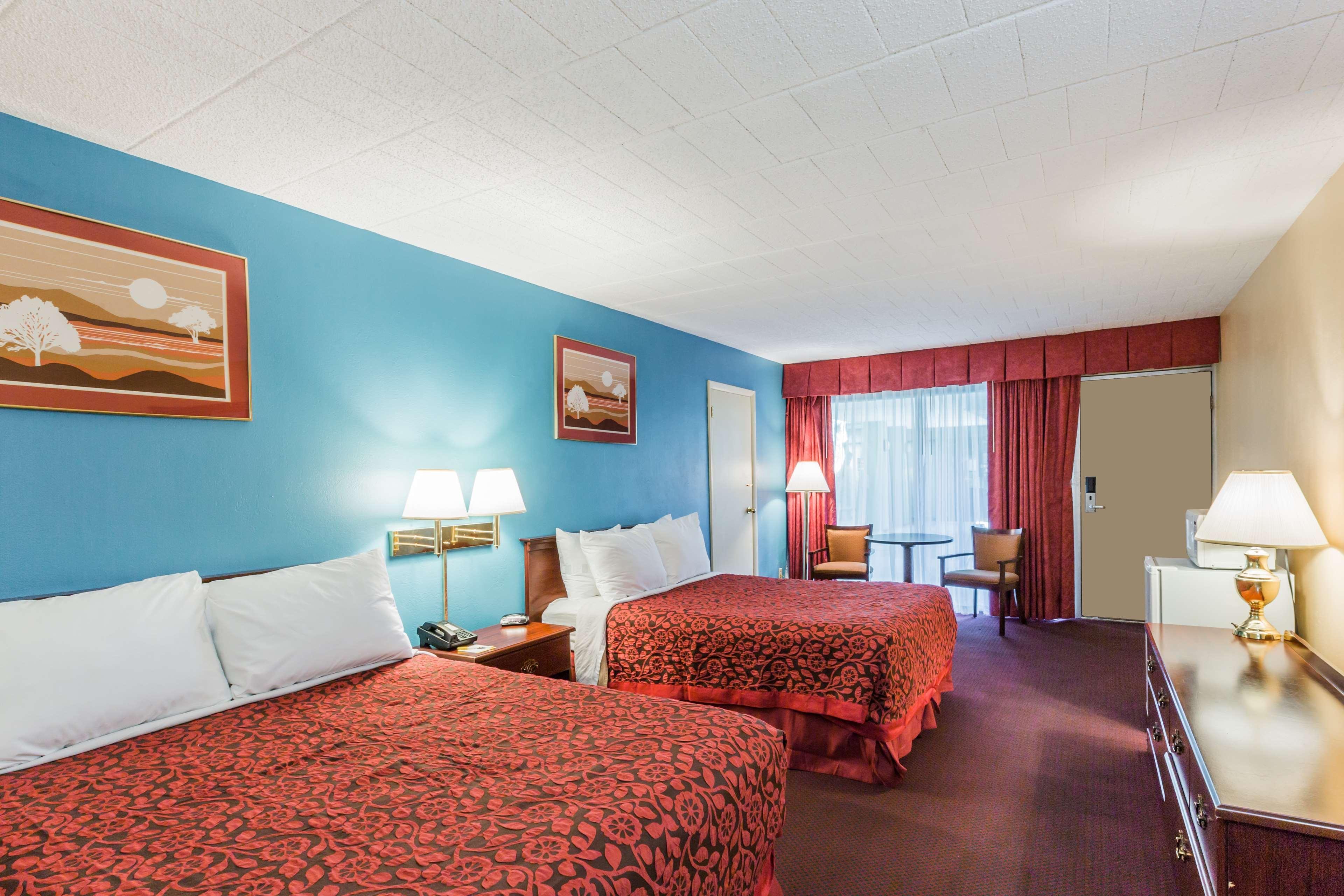 Days Inn East Stroudsburg Eksteriør billede