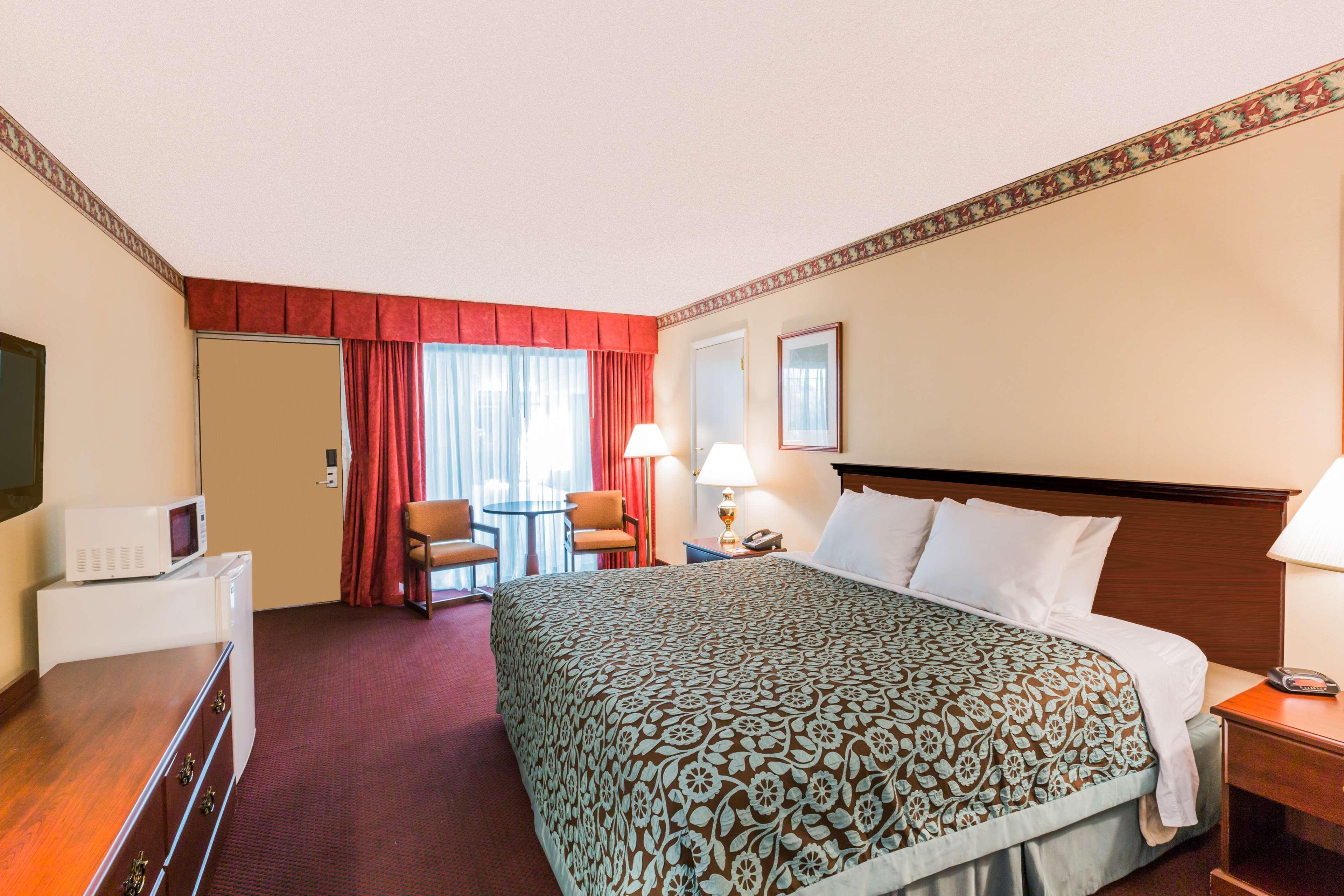 Days Inn East Stroudsburg Eksteriør billede