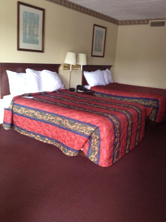 Days Inn East Stroudsburg Eksteriør billede